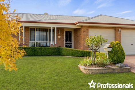 Property photo of 68 Halfpenny Drive Kelso NSW 2795