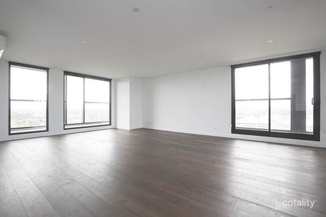 701/5 Sovereign Point Ct, Doncaster, VIC 3108