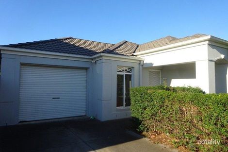 Property photo of 15 Bowral Loop Craigieburn VIC 3064