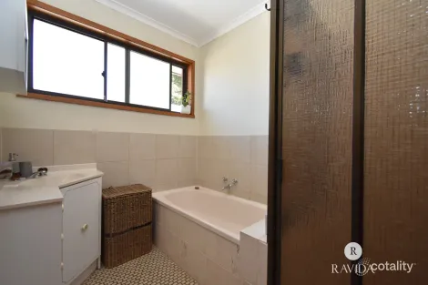 Property photo of 12 Victoria Road Beechworth VIC 3747