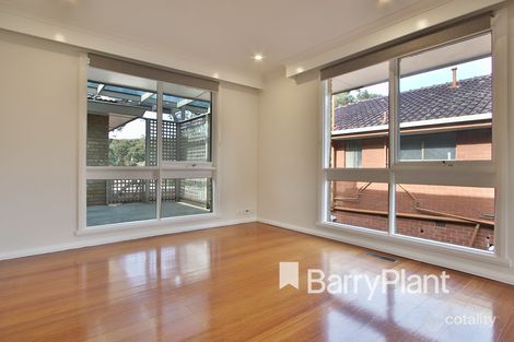Property photo of 18 Wolangi Court Greensborough VIC 3088