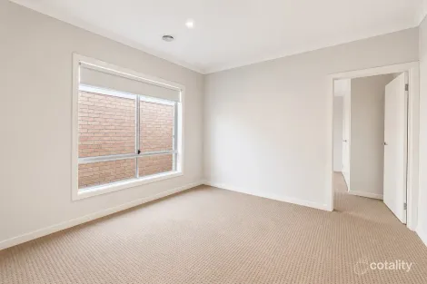 Property photo of 26 Beechtree Way Cranbourne North VIC 3977