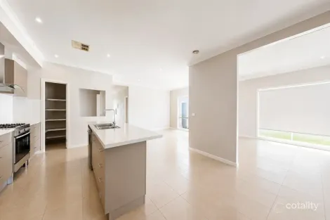 Property photo of 26 Beechtree Way Cranbourne North VIC 3977