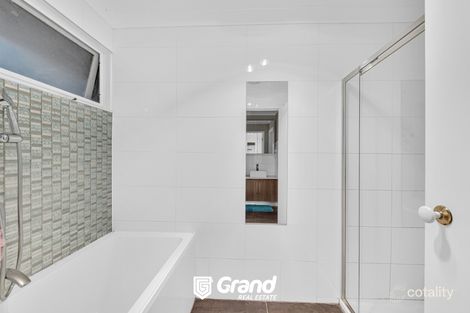 Property photo of 5 Meredith Crescent Hampton Park VIC 3976