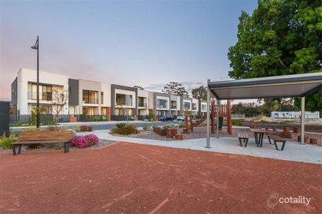 Property photo of 10 Yarm Alley Glendalough WA 6016