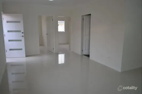 Property photo of 26 Theseus Circuit Rosemeadow NSW 2560