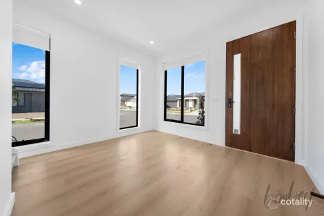 Property photo of 29 Falconer Drive Mickleham VIC 3064