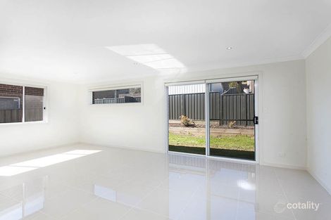 Property photo of 11 Cascade Circuit Albion Park NSW 2527