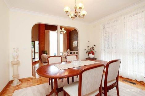 Property photo of 40 Corryong Crescent Taylors Lakes VIC 3038