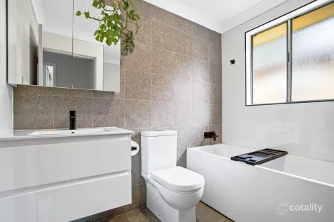 Property photo of 12 Armstrong Place Dean Park NSW 2761