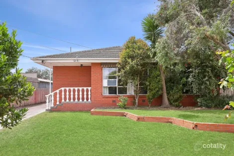 Property photo of 13 Fidge Crescent Breakwater VIC 3219