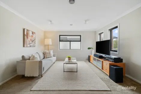 Property photo of 40 Mascoma Street Strathmore VIC 3041