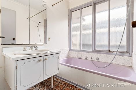 Property photo of 13 Heatherlea Crescent Keilor East VIC 3033