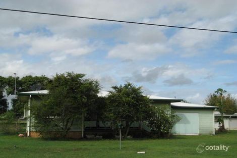 25 Creek St, Walkerston, QLD 4751
