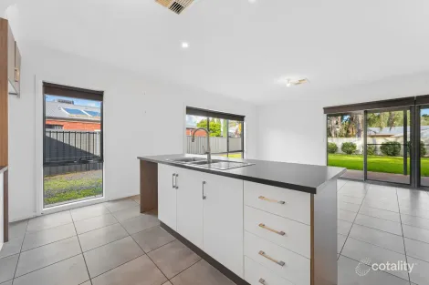 Property photo of 9 Ella-Mae Court Red Cliffs VIC 3496