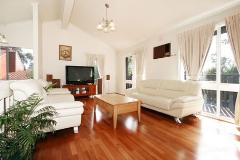 Property photo of 32 Tullimbar Circuit Vermont South VIC 3133
