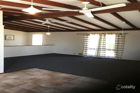 Property photo of 24 Scrivener Place Halls Head WA 6210