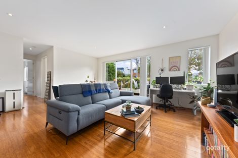 Property photo of 4/219-221 Alma Road St Kilda East VIC 3183