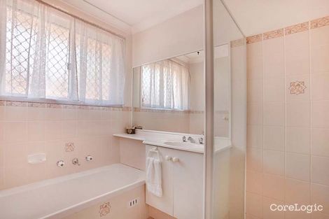 Property photo of 11 Gadshill Place Rosemeadow NSW 2560