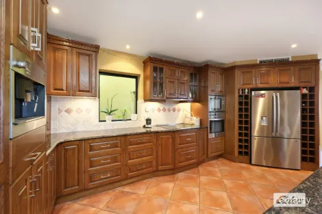 Property photo of 9 Rosslyn Close Lammermoor QLD 4703