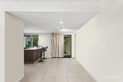 Property photo of 2/3 Schnapper Street Cannonvale QLD 4802