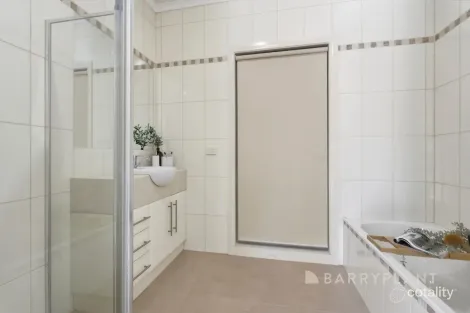 Property photo of 11 Shebler Place Melton VIC 3337