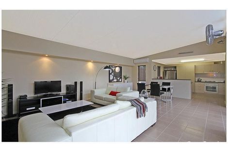 Property photo of 24 Dunrobin Drive Ellenbrook WA 6069