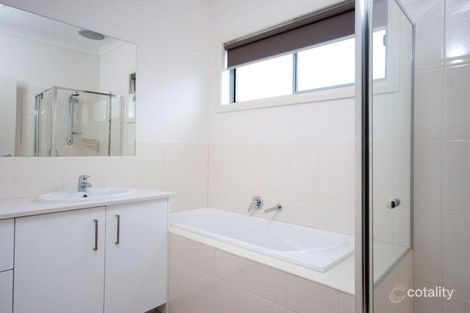 Property photo of 13 Pinnacle Drive Craigieburn VIC 3064