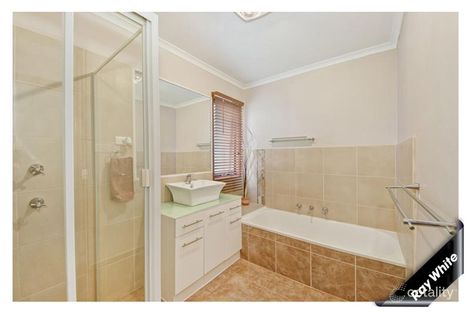 Property photo of 17 Roope Close Calwell ACT 2905