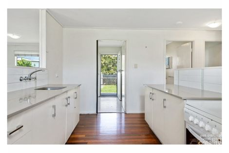 Property photo of 95 Stenlake Avenue Kawana QLD 4701