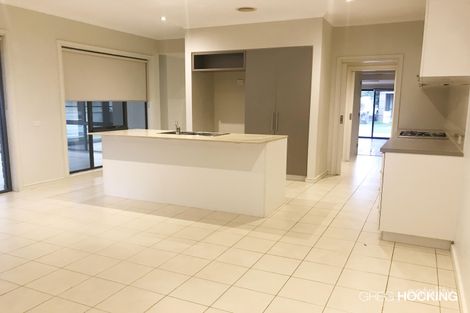 2 Edgewood Pl, Heatherton, VIC 3202