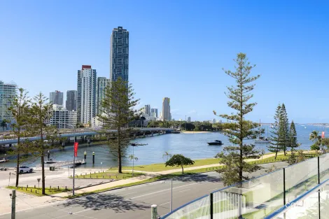 3/19-21 Rankin Pde, Main Beach, QLD 4217