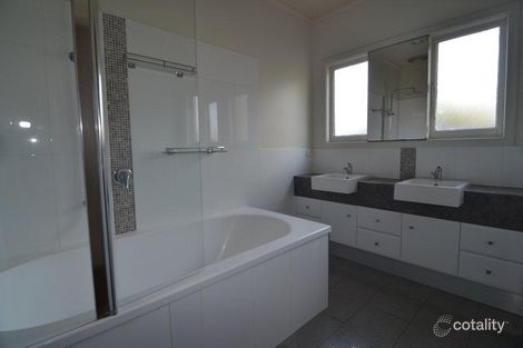 Property photo of 10 Garlick Avenue Newtown VIC 3220