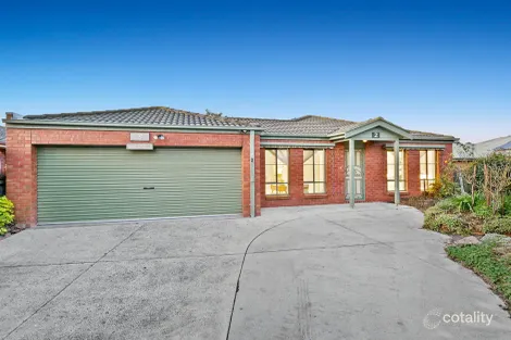 2 FALCON PL, PAKENHAM, VIC 3810