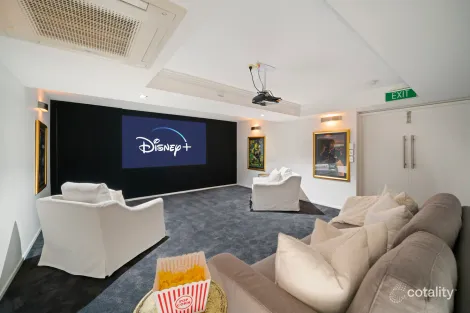 Property photo of 8 Spinkbrae Street Fig Tree Pocket QLD 4069