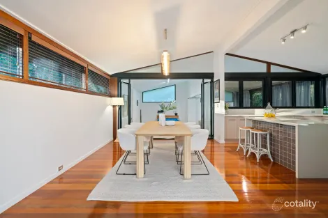 Property photo of 8 Spinkbrae Street Fig Tree Pocket QLD 4069