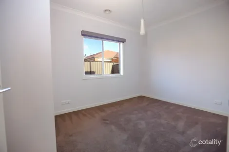 Property photo of 41 Calibre Circuit Clyde North VIC 3978