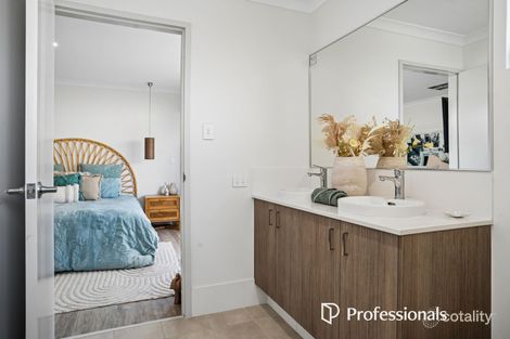 Property photo of 20 Monolith Way Wellard WA 6170