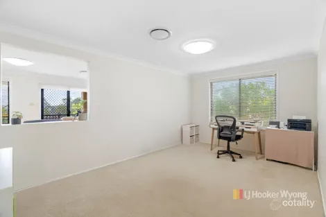 Property photo of 16 The Grove Watanobbi NSW 2259