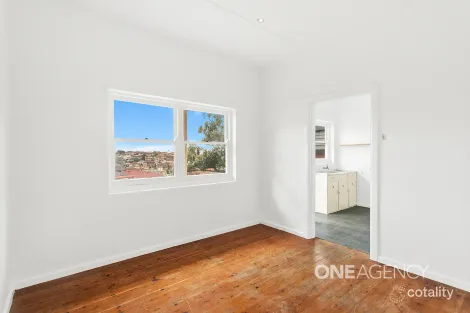 Property photo of 31 Weringa Avenue Lake Heights NSW 2502