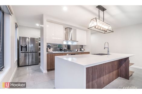 Property photo of 53 Delta Drive Craigieburn VIC 3064