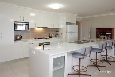 Property photo of 15 Marylands Way Bourkelands NSW 2650