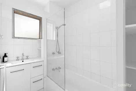 Property photo of 2/32 Lisson Grove Wooloowin QLD 4030