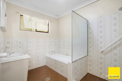 Property photo of 20 Pine Avenue Saumarez NSW 2350