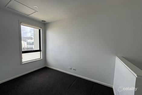 Property photo of 41 Oakden Crescent St Albans VIC 3021