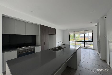 Property photo of 41 Oakden Crescent St Albans VIC 3021