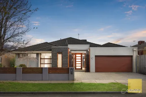 Property photo of 13 Hemsley Drive Deer Park VIC 3023