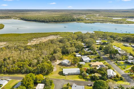 88 EMPEROR ST, TIN CAN BAY, QLD 4580
