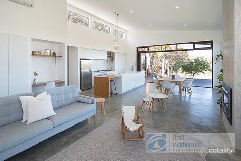 Property photo of 35 Berwick Place Quindalup WA 6281