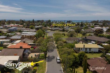 Property photo of 16 Warranilla Avenue Rosebud VIC 3939